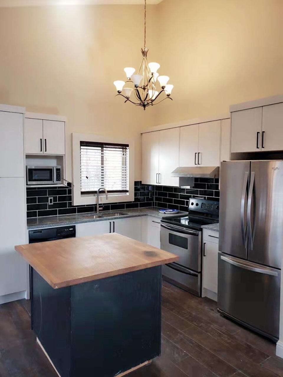 Calgary-Banff House Close Lrt&Dt&Free Parking Διαμέρισμα Εξωτερικό φωτογραφία