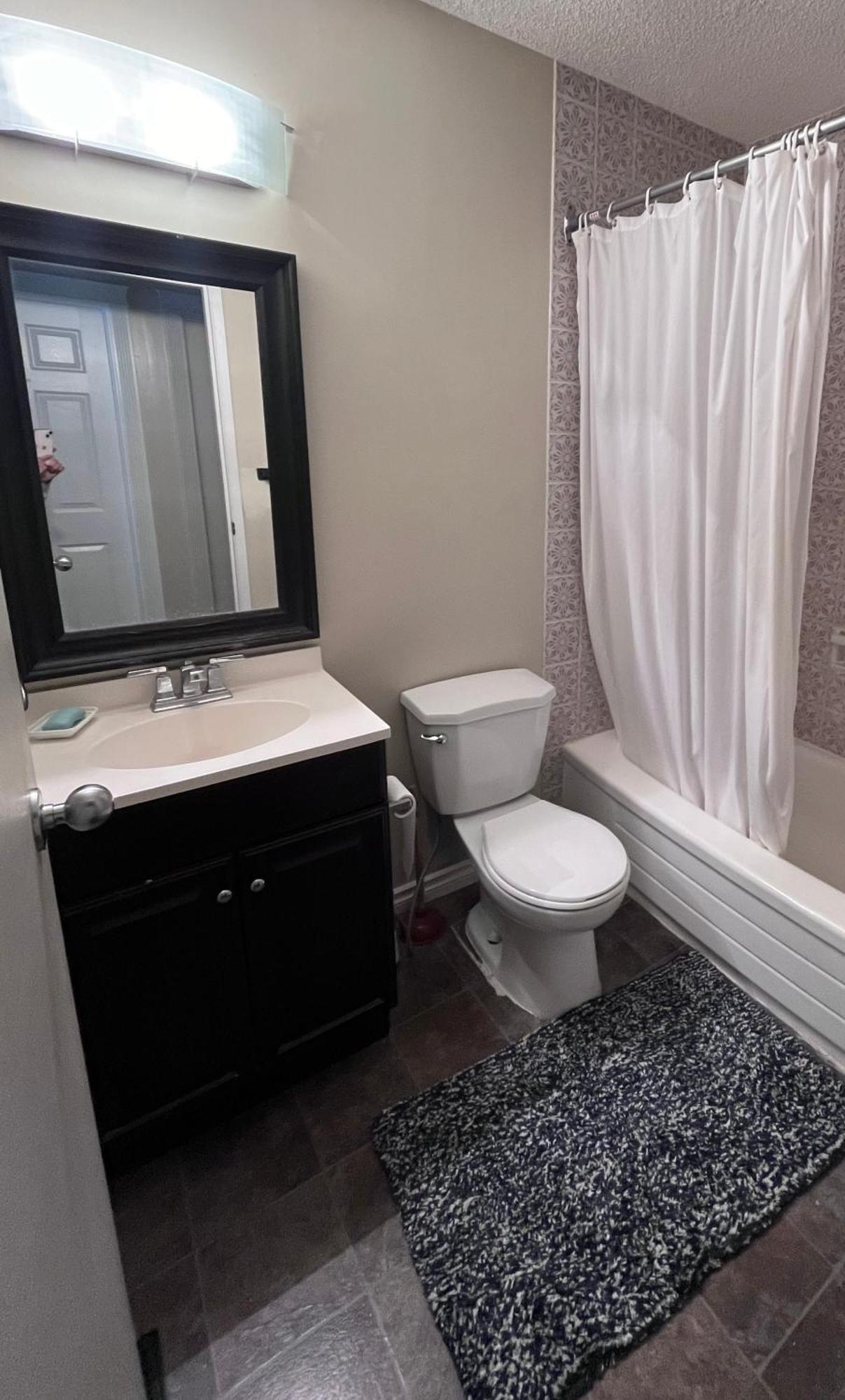 Calgary-Banff House Close Lrt&Dt&Free Parking Διαμέρισμα Εξωτερικό φωτογραφία